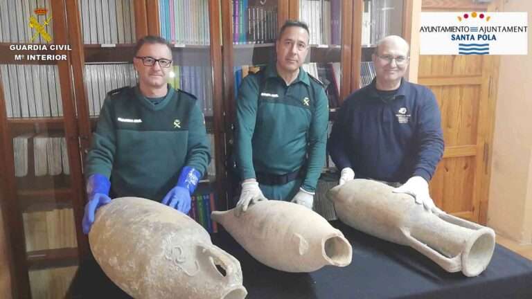Read more about the article Valuable Roman Amphoras Found While Cleaning Cellar