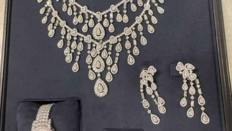 Read more about the article Ex-Brazil President Accused Of Smuggling In Fabulous GBP 2.5M Saudi Gems