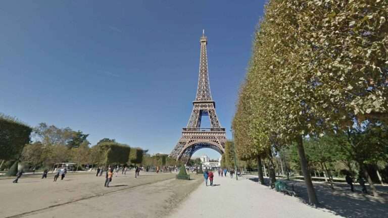 Read more about the article Netizens React To Brazilian City’s Eiffel Tower Copy