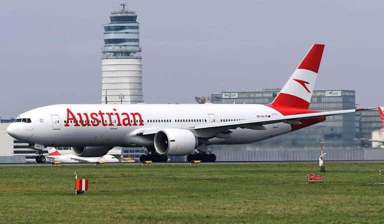 Read more about the article Austrian Plane Carrying More Than 300 People Makes U-Turn Two Hours Into Flight To New York Because Of Clogged Toilets