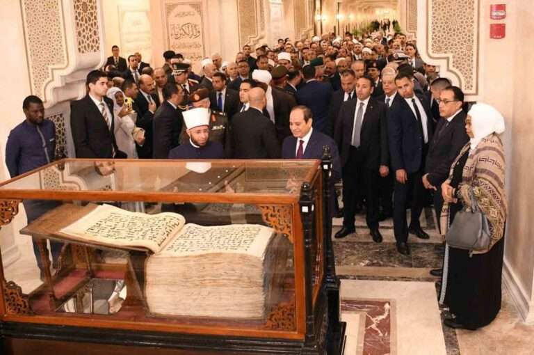 Read more about the article World’s Largest Ottoman Quran Weighing 176lbs Goes On Show In Egypt