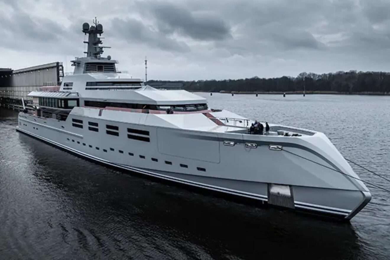 microsoft ceo yacht