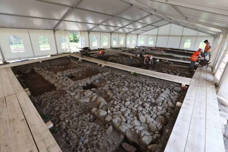 Read more about the article Ancient Roman Building Was Right Under Their Feet