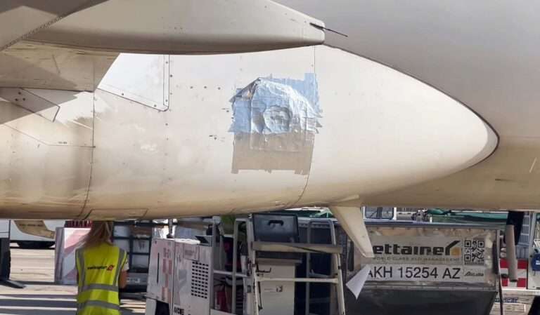 Read more about the article Shocked Passenger Finds Plane Was Held Together With Sticky Tape