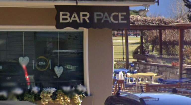 Read more about the article Posh Lake Como Bar Charges GBP 1.70 To Slice Sandwich In Half