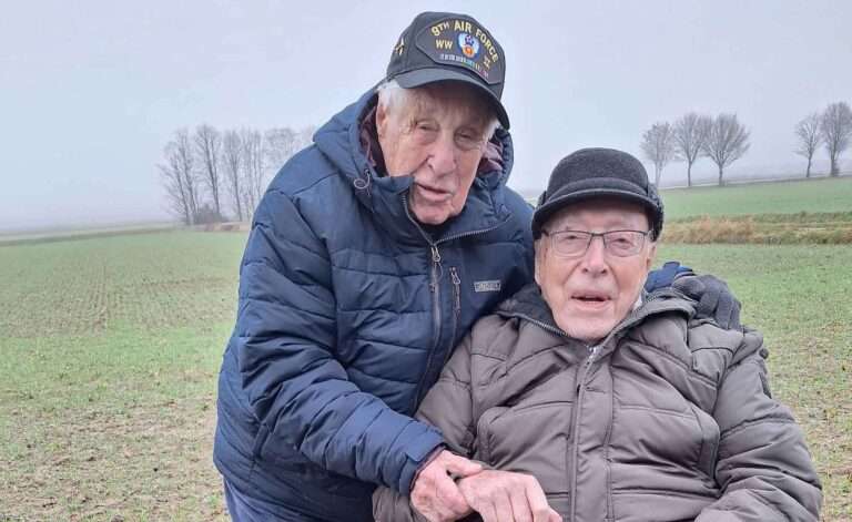 Read more about the article American Fighter Pilot Meets German Airman 79 Years After Both Their Aircraft Were Shot On Same Day
