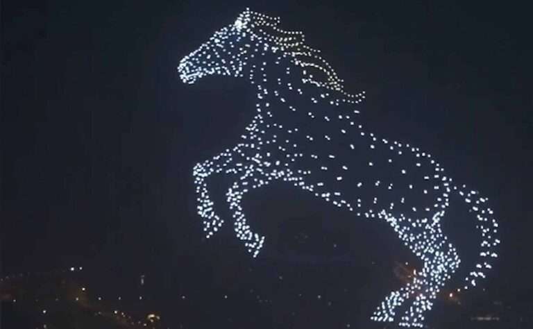 Read more about the article Galloping Horses And Majestic Dragon Part Of New Year’s Eve Drone Spectacle