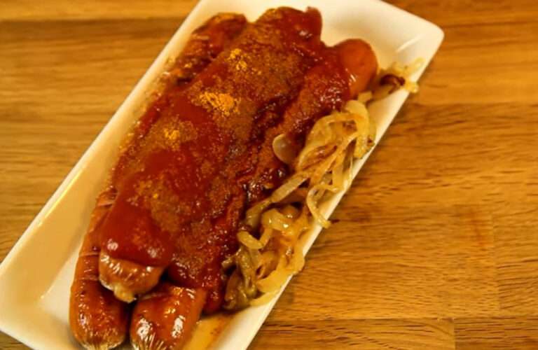 Read more about the article German Police Under Investigation For Accepting Bribe Of Country’s Favourite Food – Curried Sausages