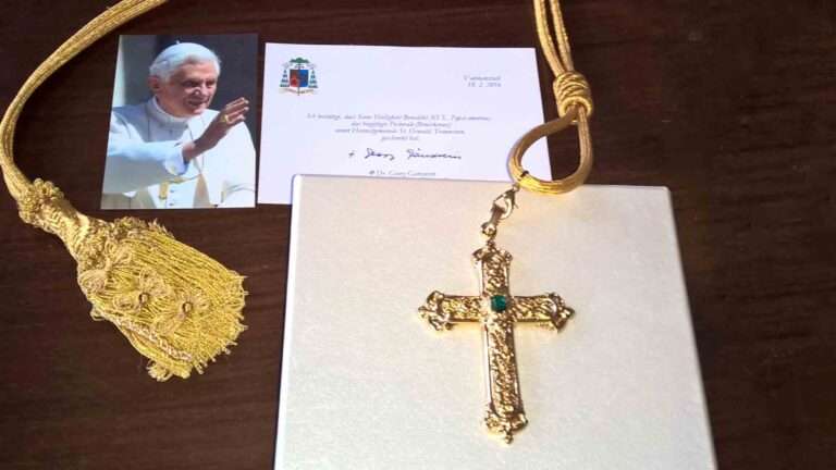 Read more about the article Man Accused Of Stealing Pope Benedict’s Crucifix Charged