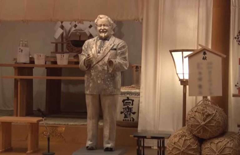Read more about the article KFC-Mad Japanese Entomb Statue Of Colonel Sanders In Shrine