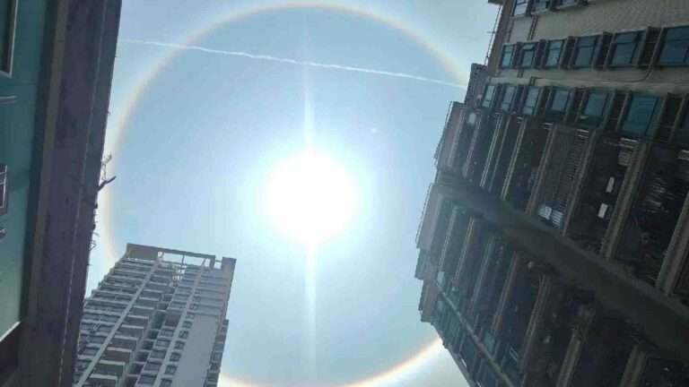 Read more about the article Day Of The Dragon Marked With Spectacular Solar Halo