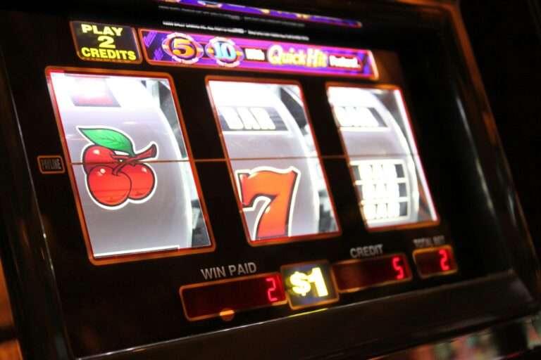 Read more about the article Tales from the Jackpot: Memorable Wins and Near-Misses in Slot Online Adventures